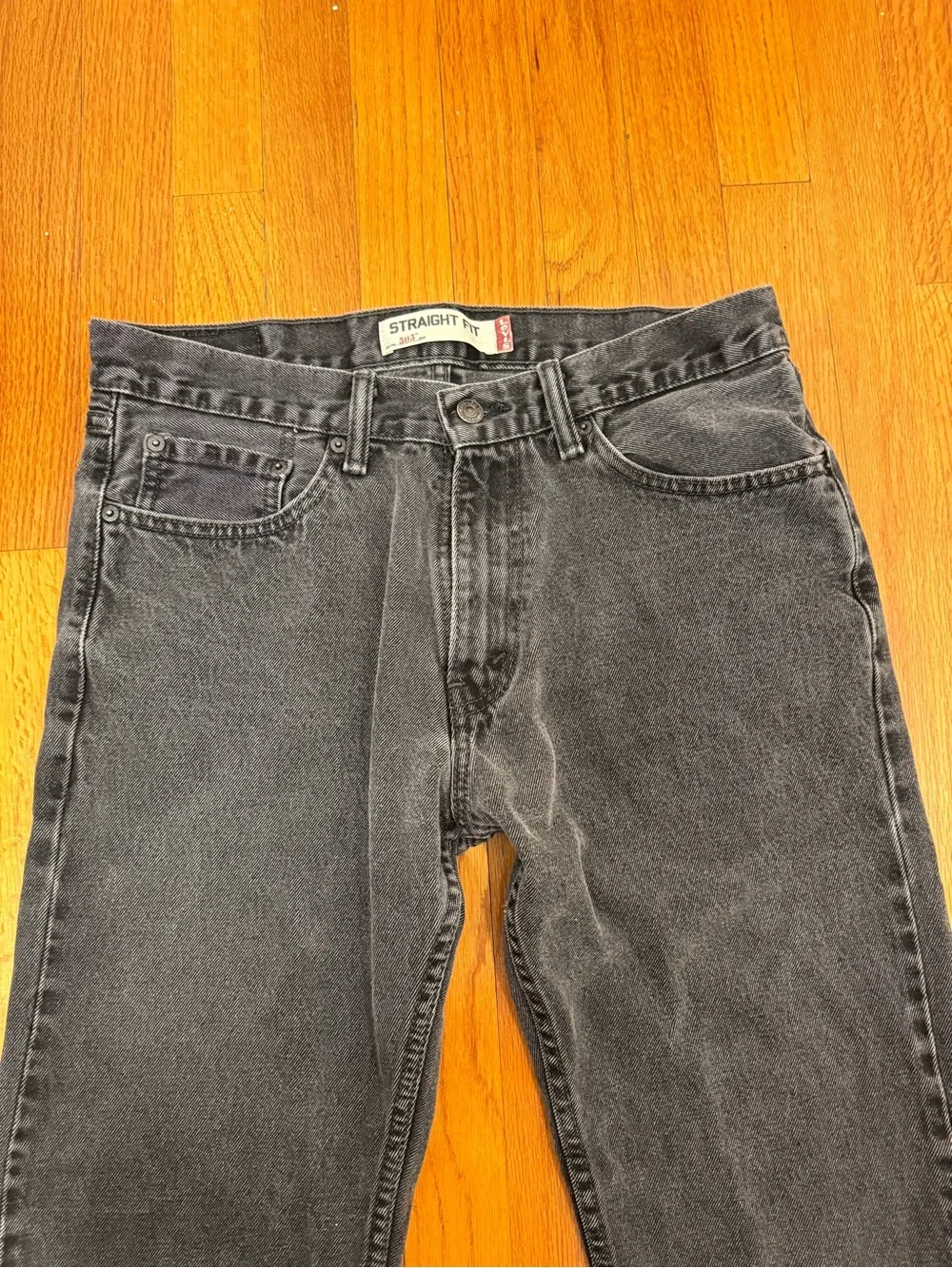 Men’s Levi's 505 Straight Fit - Size 32x34